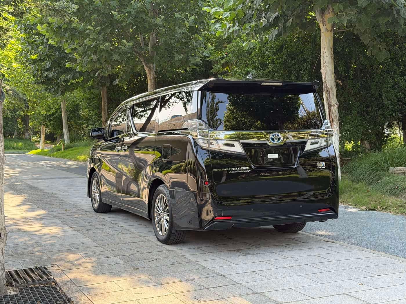 Toyota Vellfire 2023 — Фото 8/9