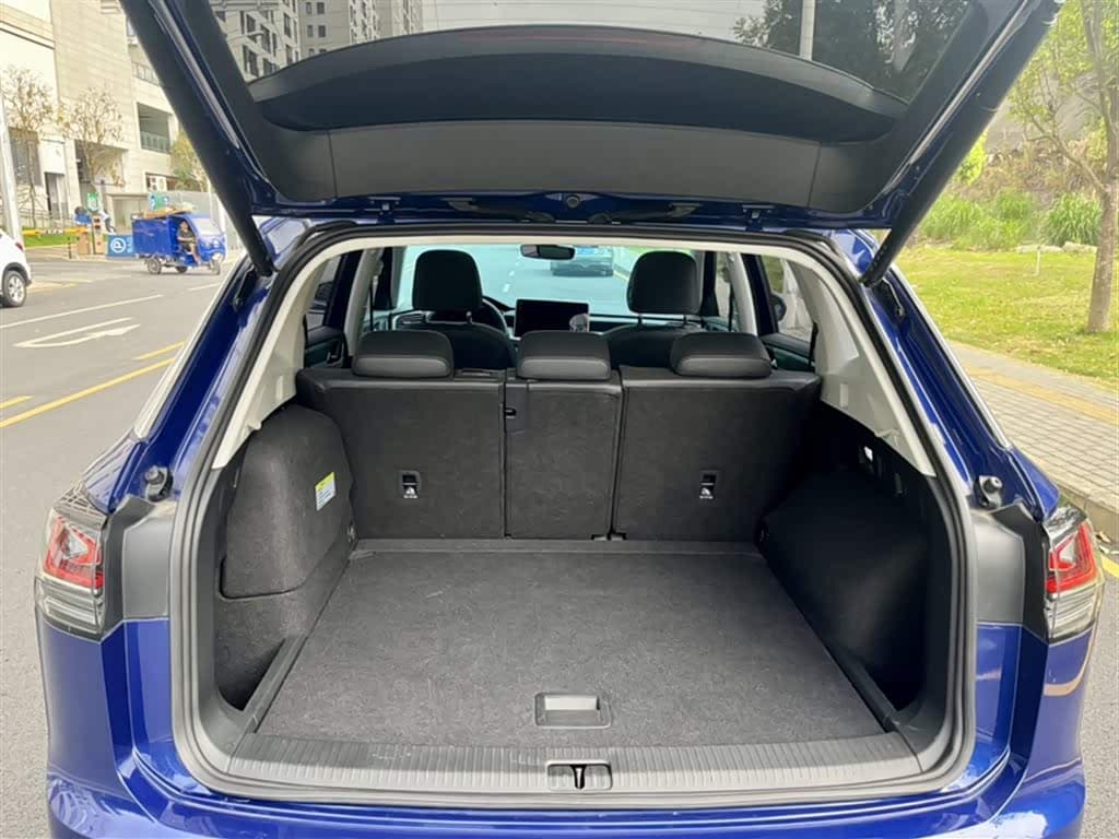 Volkswagen Tayron GTE Plug-in Hybrid 2023 — Фото 11/20