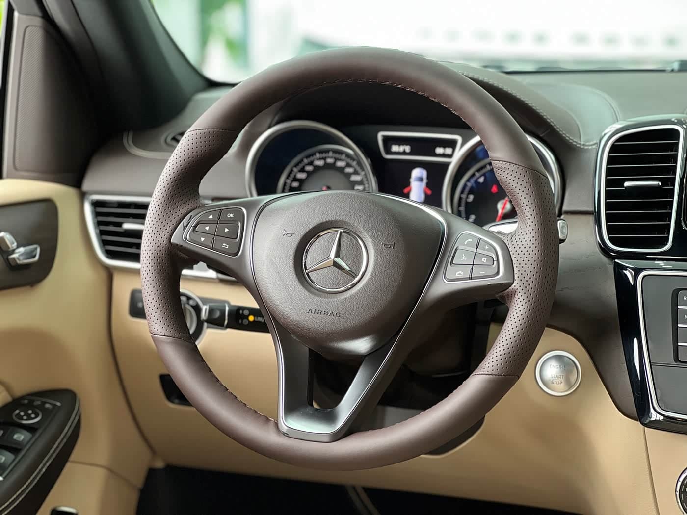 Mercedes-Benz GLE 2018 — Фото 7/13