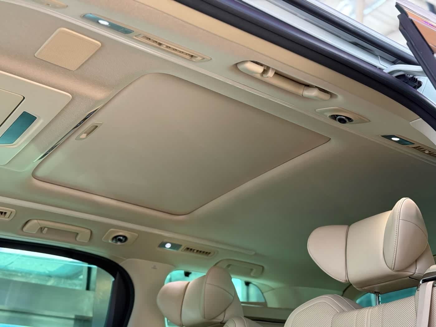 Toyota Alphard 2021 — Фото 19/20