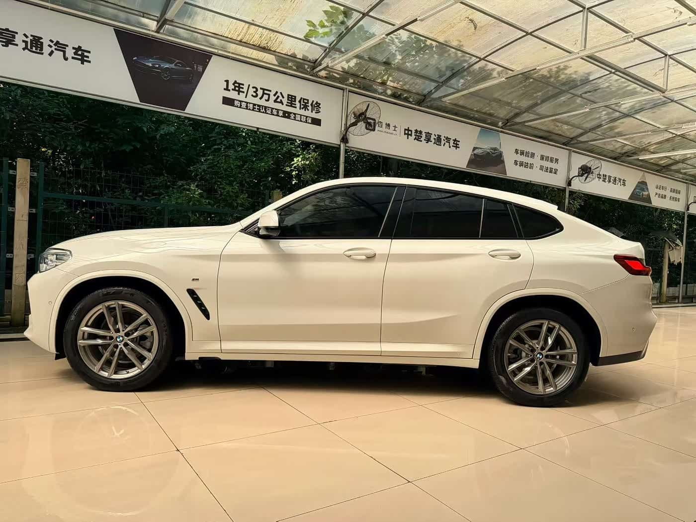 BMW X4 2021 — Фото 3/19