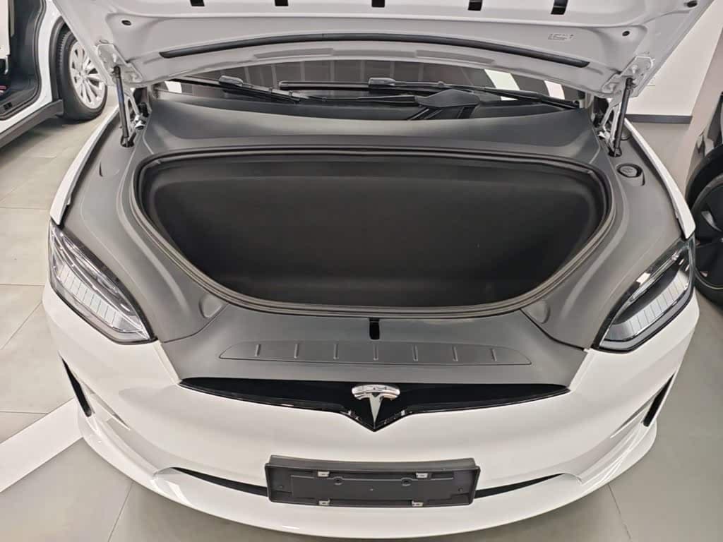 Tesla Model X 2023 — Фото 20/20