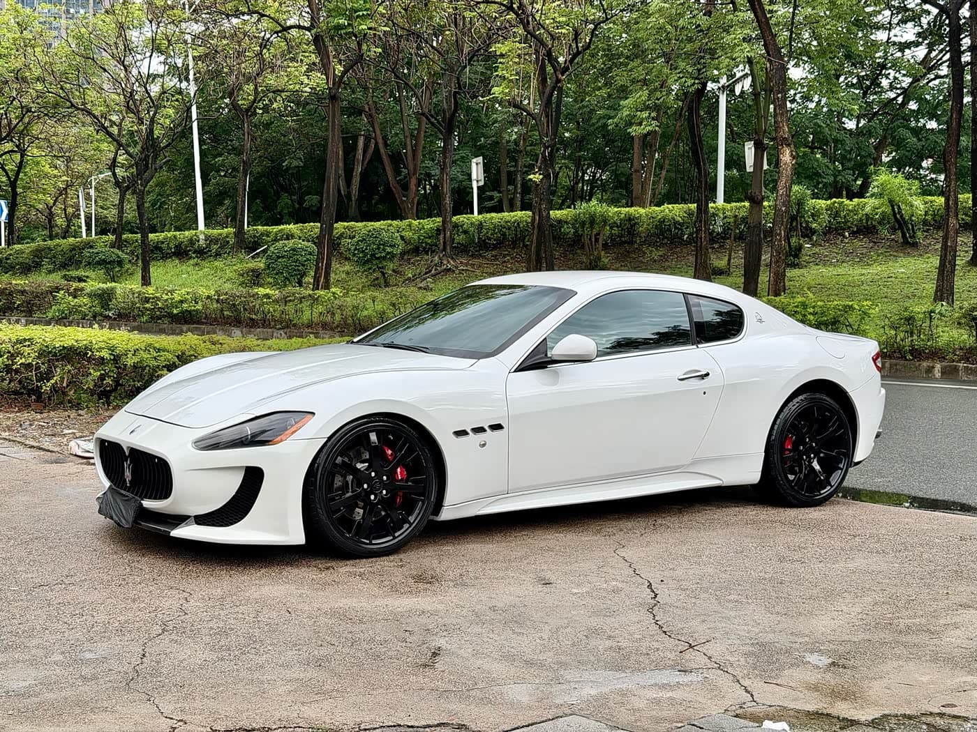 Maserati GranTurismo 2012 — Фото 1/15