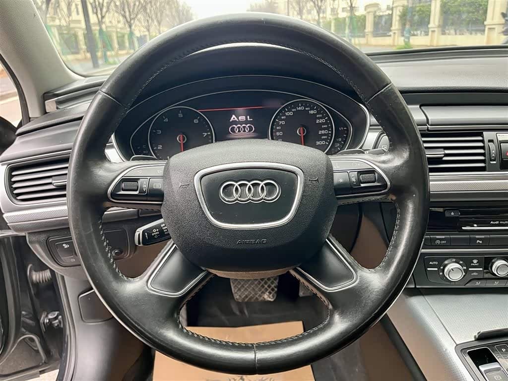 Audi A6L 2015 — Фото 3/20