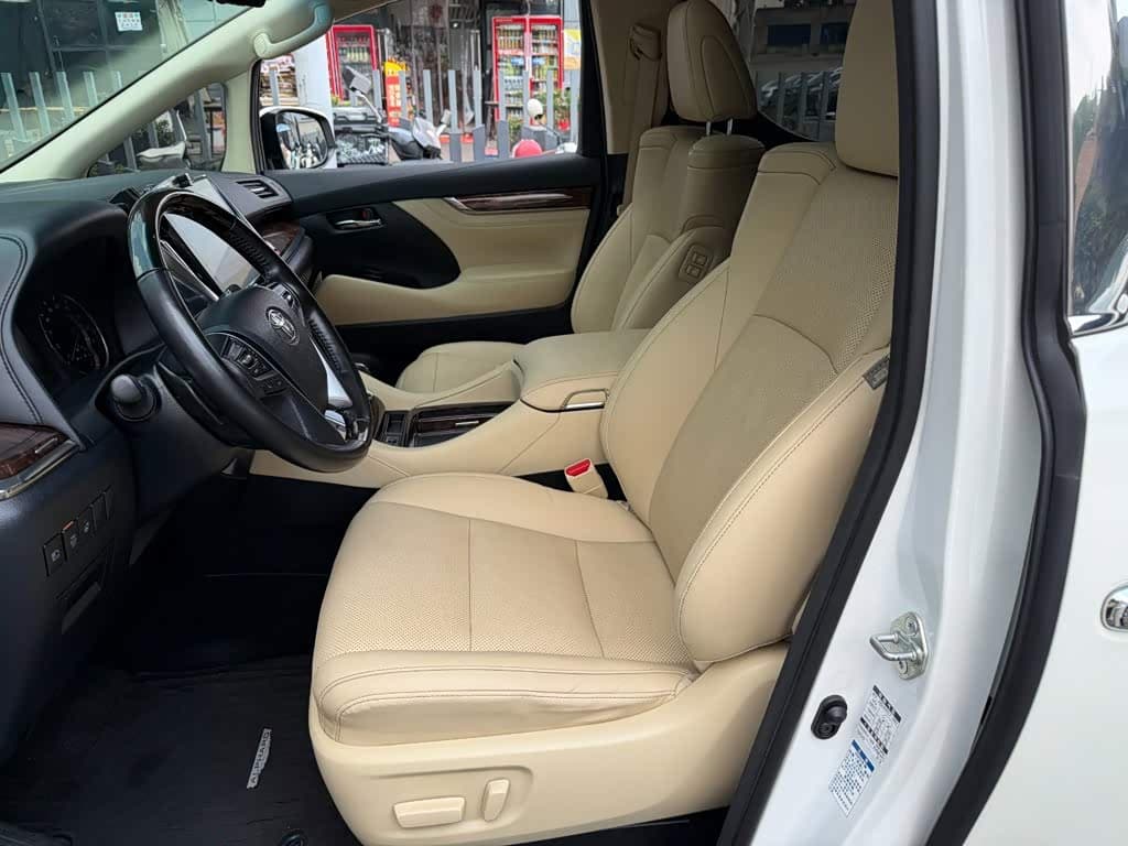 Toyota Alphard 2022 — Фото 8/14