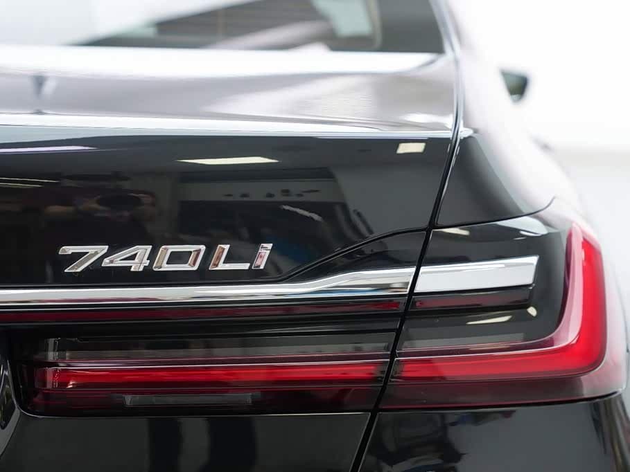 BMW 7 Series 2020 — Фото 15/17