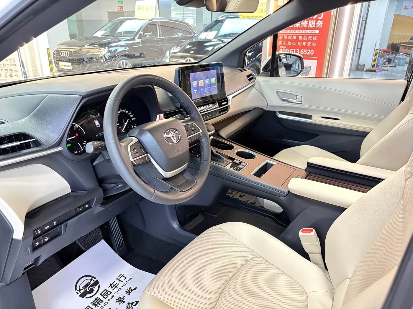 Toyota Sienna 2024 — Фото 10/20