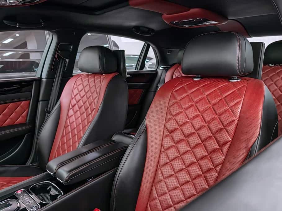 Bentley Flying Spur 2017 — Фото 10/18