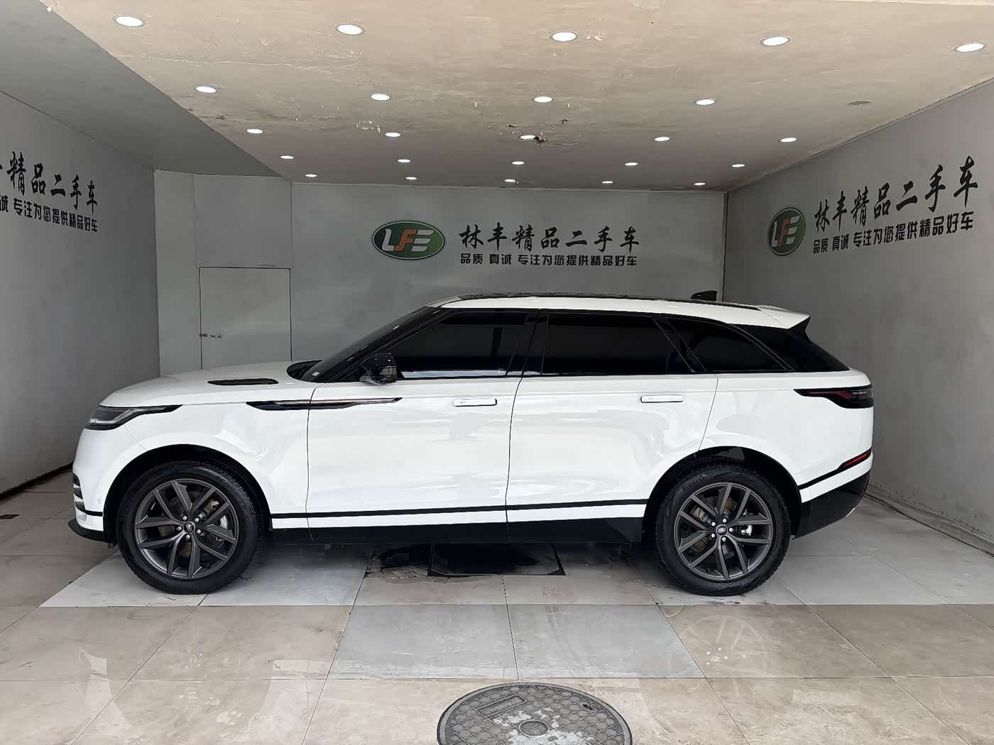 Land Rover Range Rover Velar 2024 — Фото 4/20