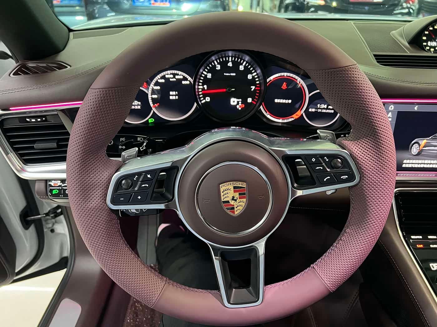 Porsche Panamera 2019 — Фото 6/20