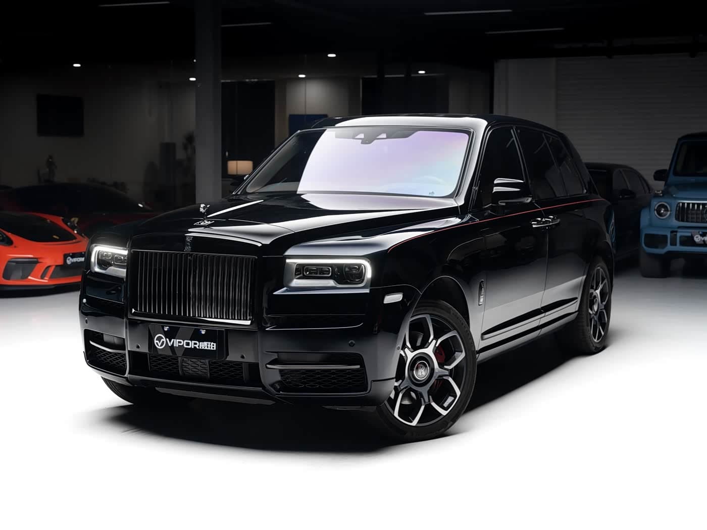 Rolls-Royce Cullinan 2021 — Фото 1/19