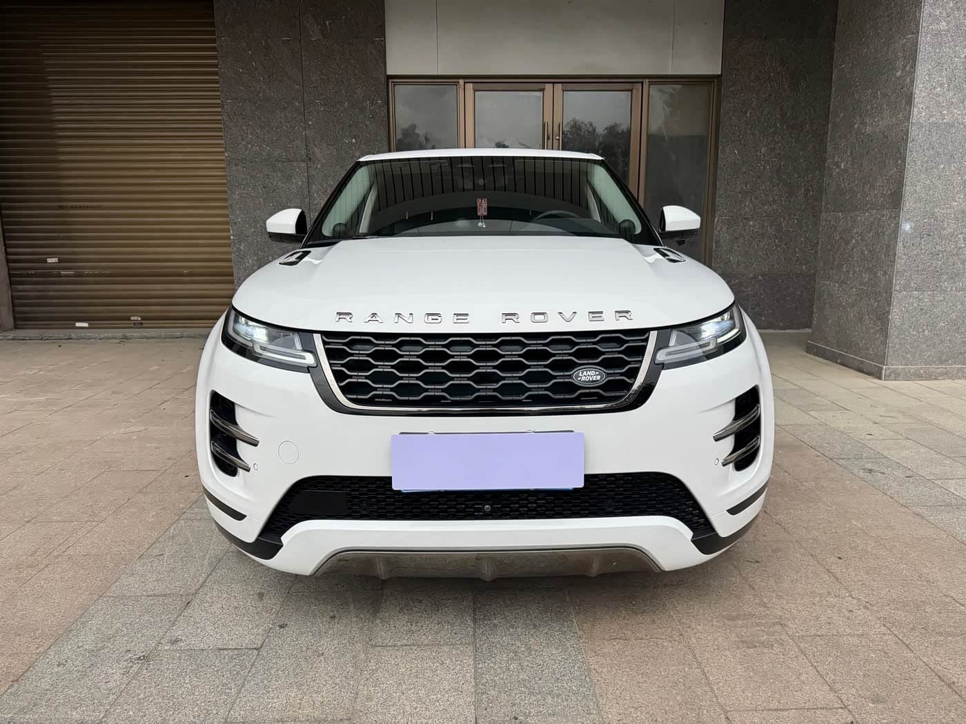 Land Rover Range Rover Evoque 2023 — Фото 2/15