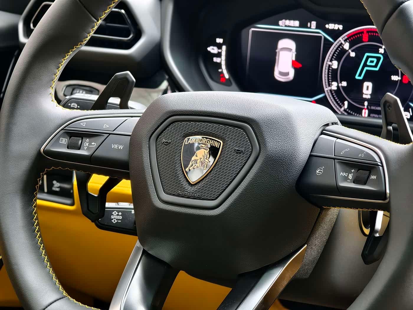 Lamborghini Urus SE 2026 — Фото 7/18