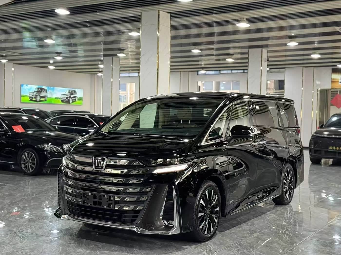 Toyota Vellfire, 2024