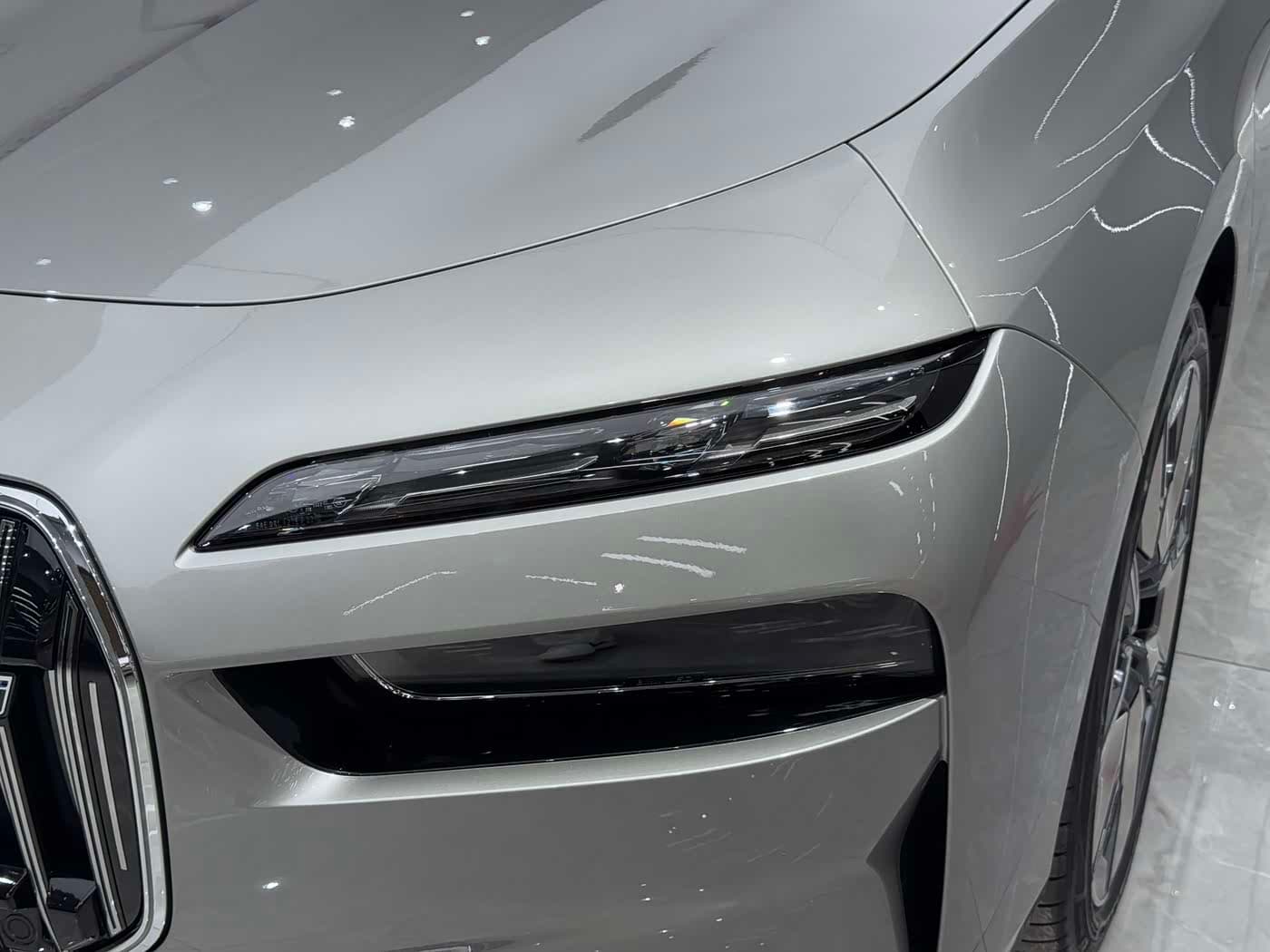 BMW i7 2023 — Фото 4/20