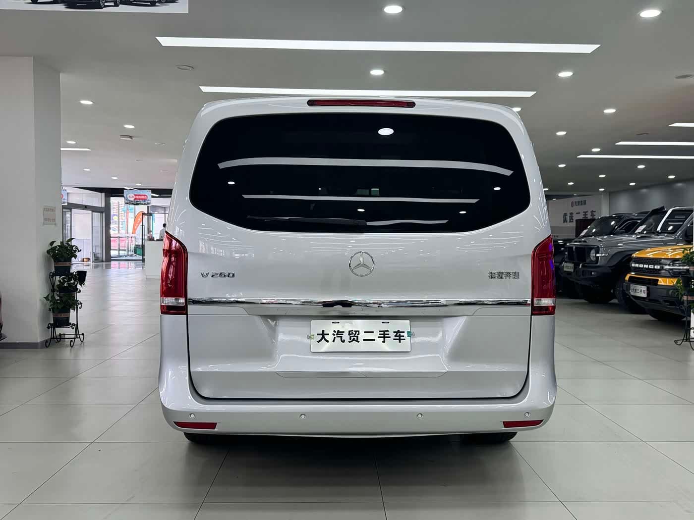 Mercedes-Benz V-Class 2017 — Фото 4/11
