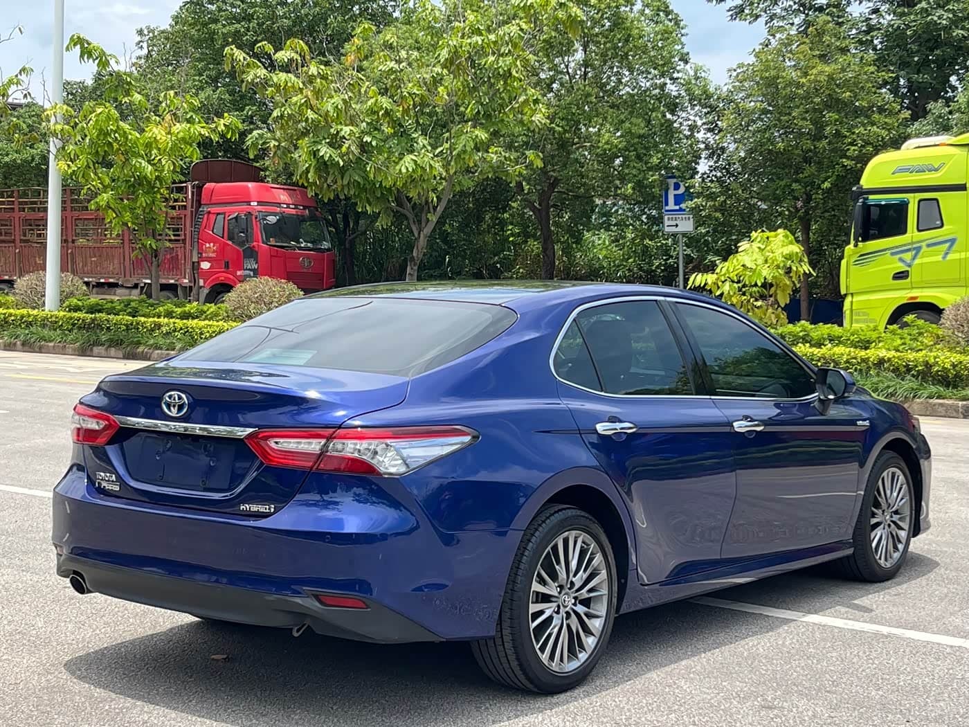 Toyota Camry 2018 — Фото 4/20