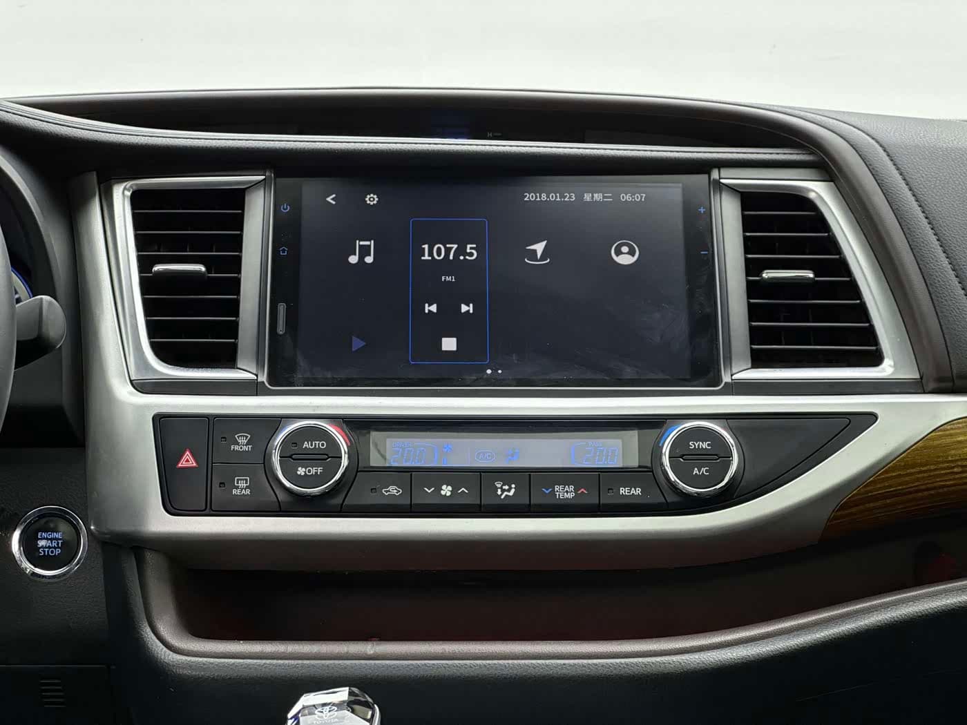 Toyota Highlander 2021 — Фото 11/16