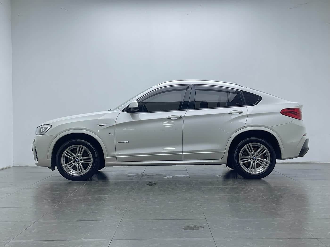 BMW X4 2018 — Фото 8/20