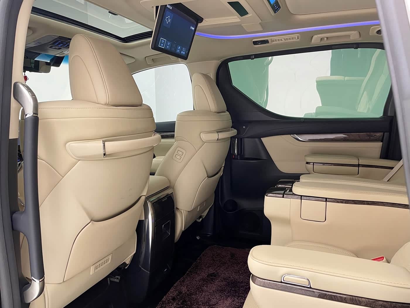 Toyota Alphard 2022 — Фото 16/20