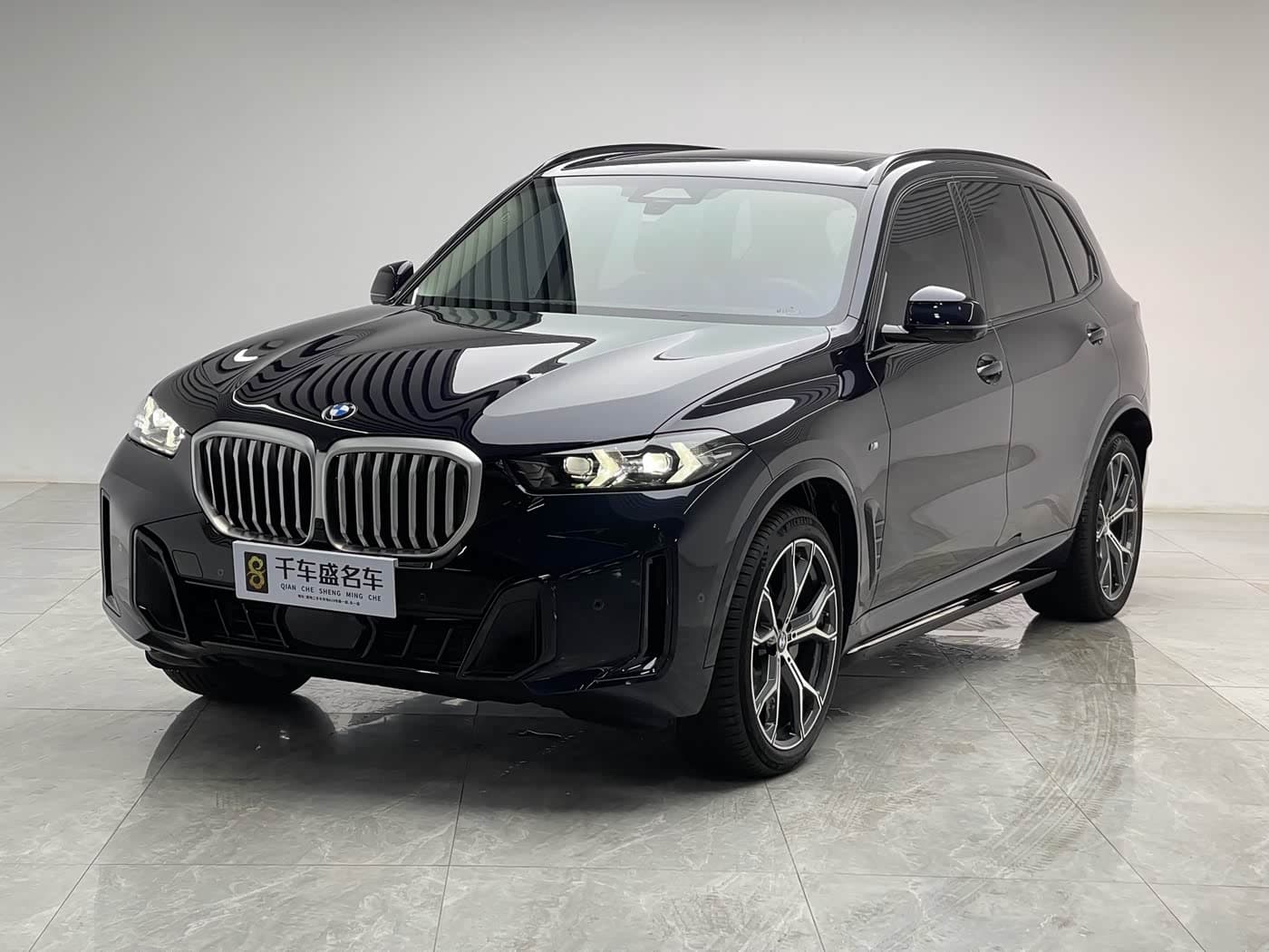 BMW X5 2024 — Фото 1/20