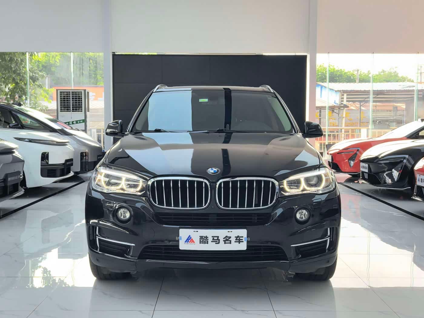 BMW X5 2018 — Фото 2/15