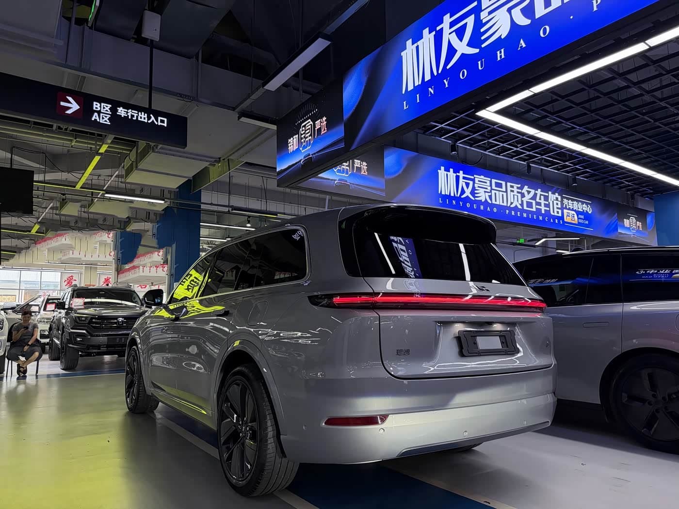 Li Auto Li Xiang L9 2023 — Фото 4/16