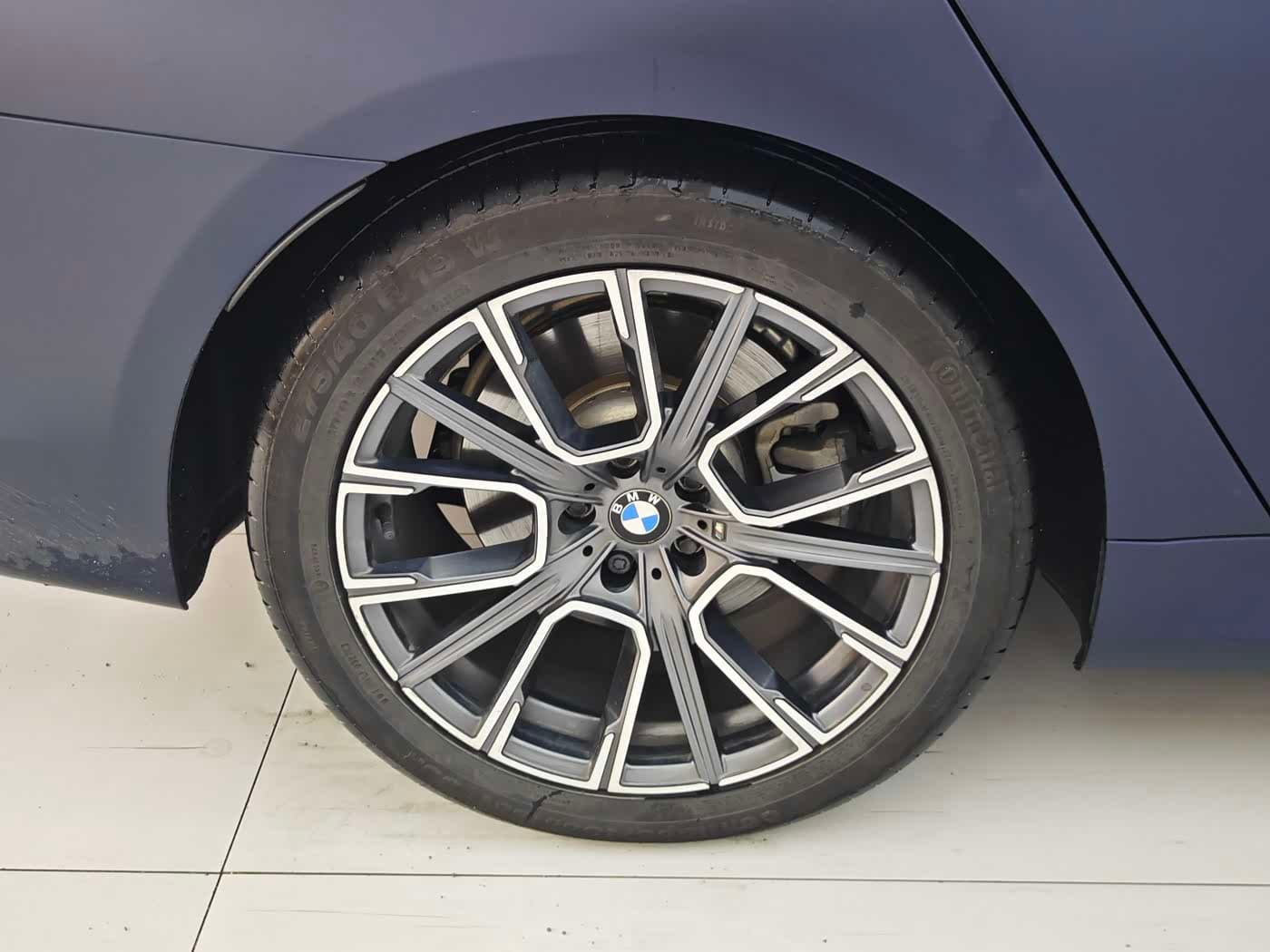 BMW 7 Series 2018 — Фото 16/20