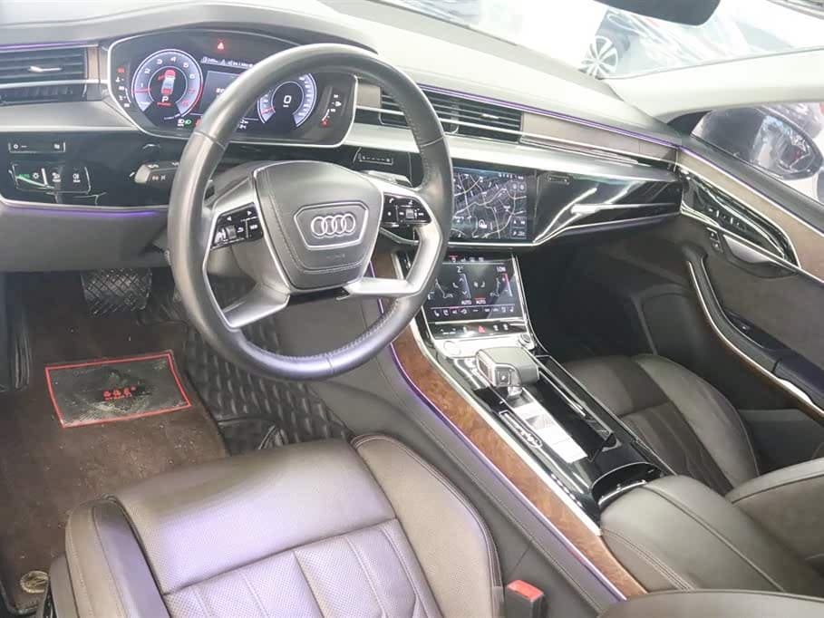Audi A8 2020 — Фото 11/20