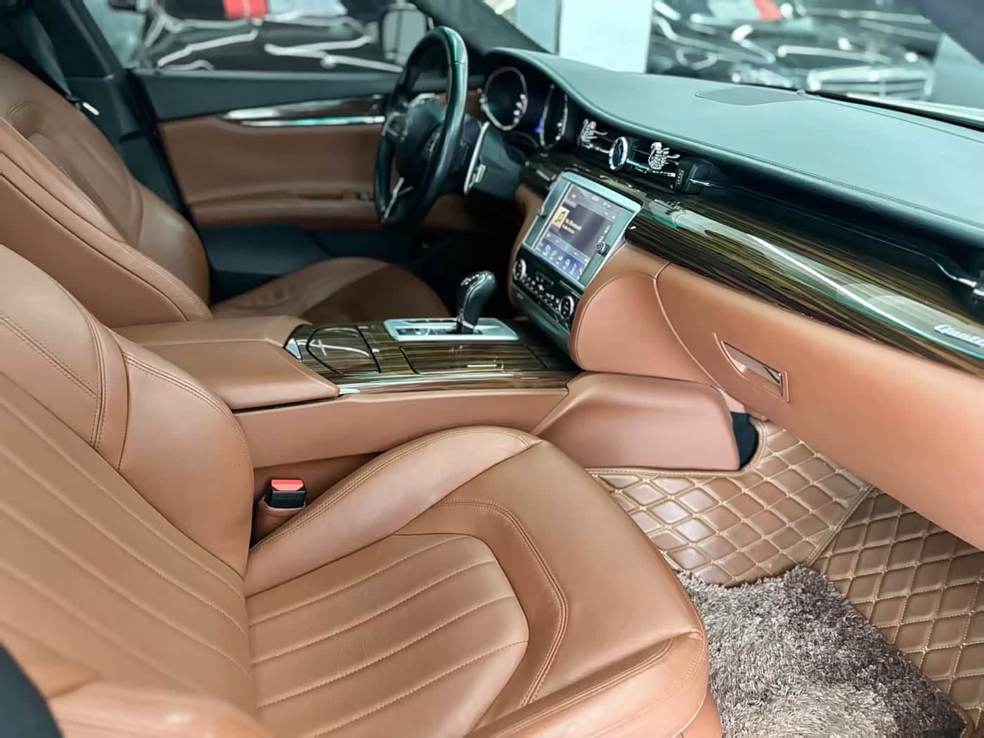 Maserati Quattroporte 2015 — Фото 11/12