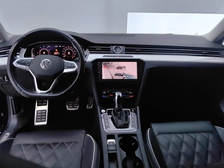 Volkswagen Magotan GTE Plug-in Hybrid 2022 — Фото 12/16