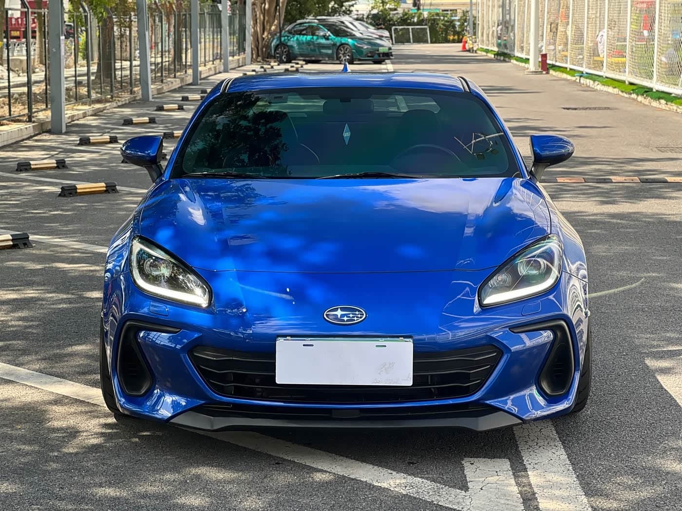 Subaru BRZ 2022 — Фото 2/20