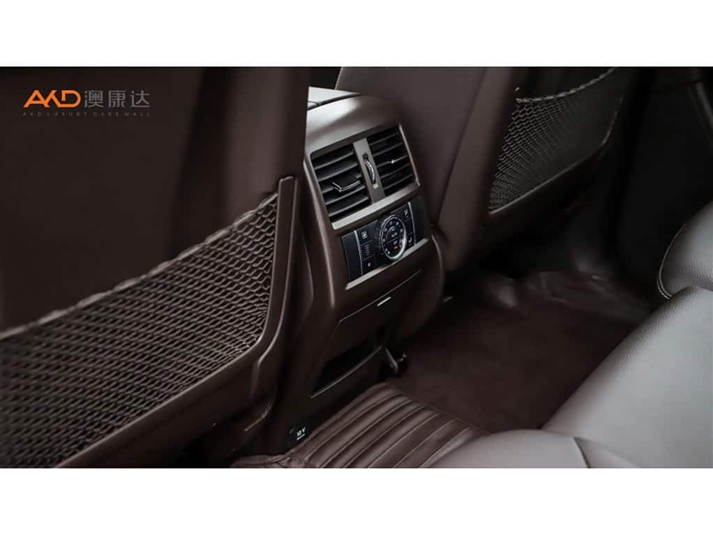 Mercedes-Benz GLS 2019 — Фото 10/11