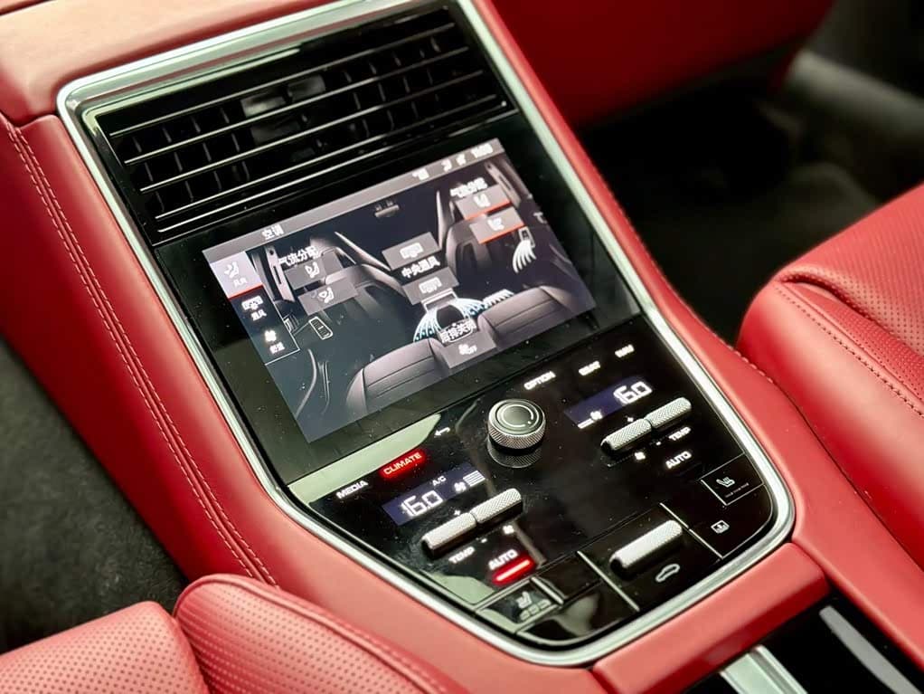 Porsche Panamera 2023 — Фото 17/19