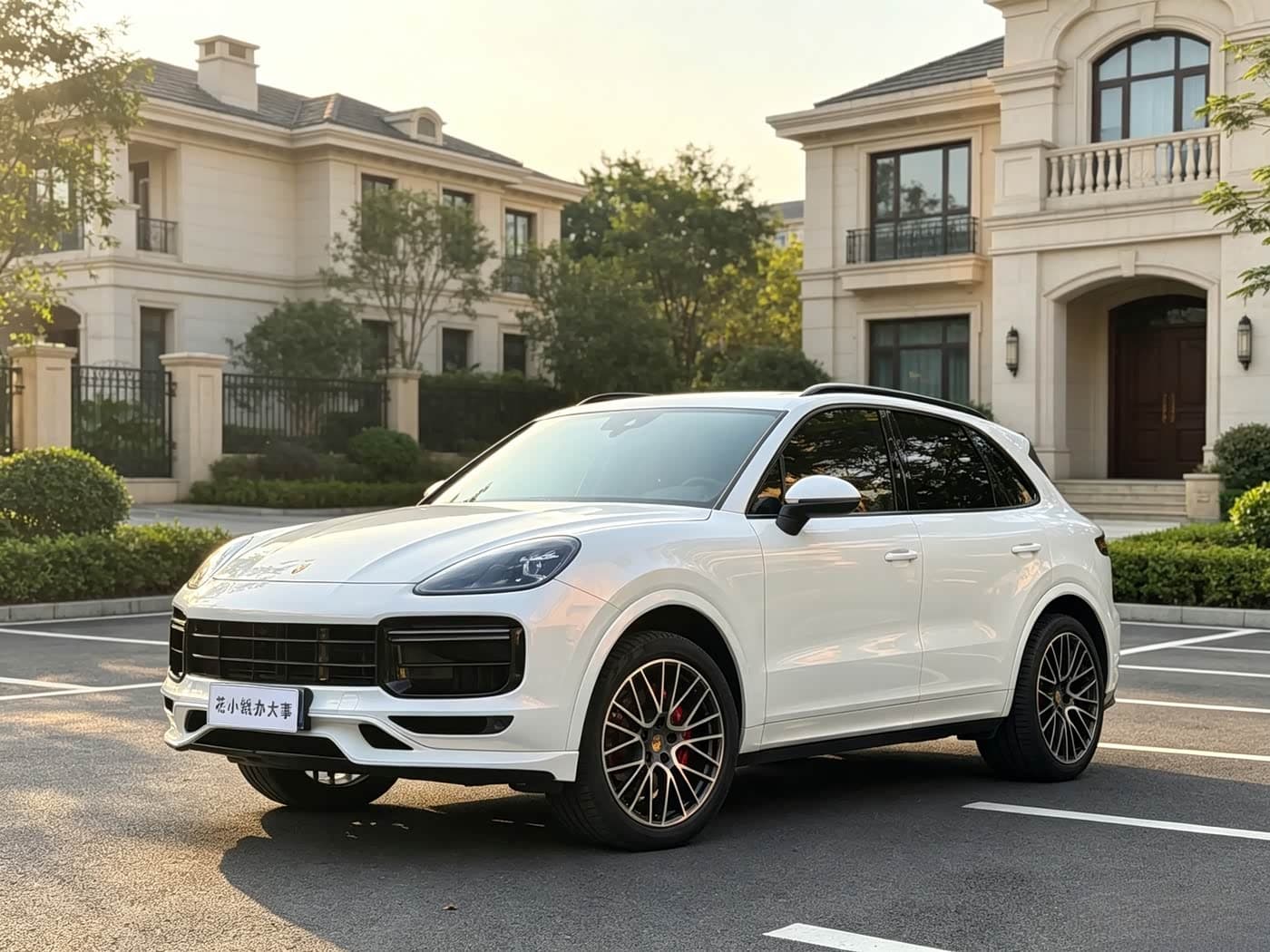 Porsche Cayenne 2018 — Фото 1/10