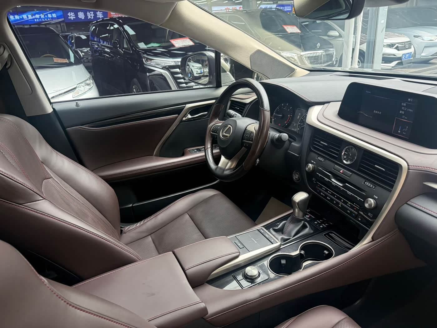 Lexus RX 2021 — Фото 8/20