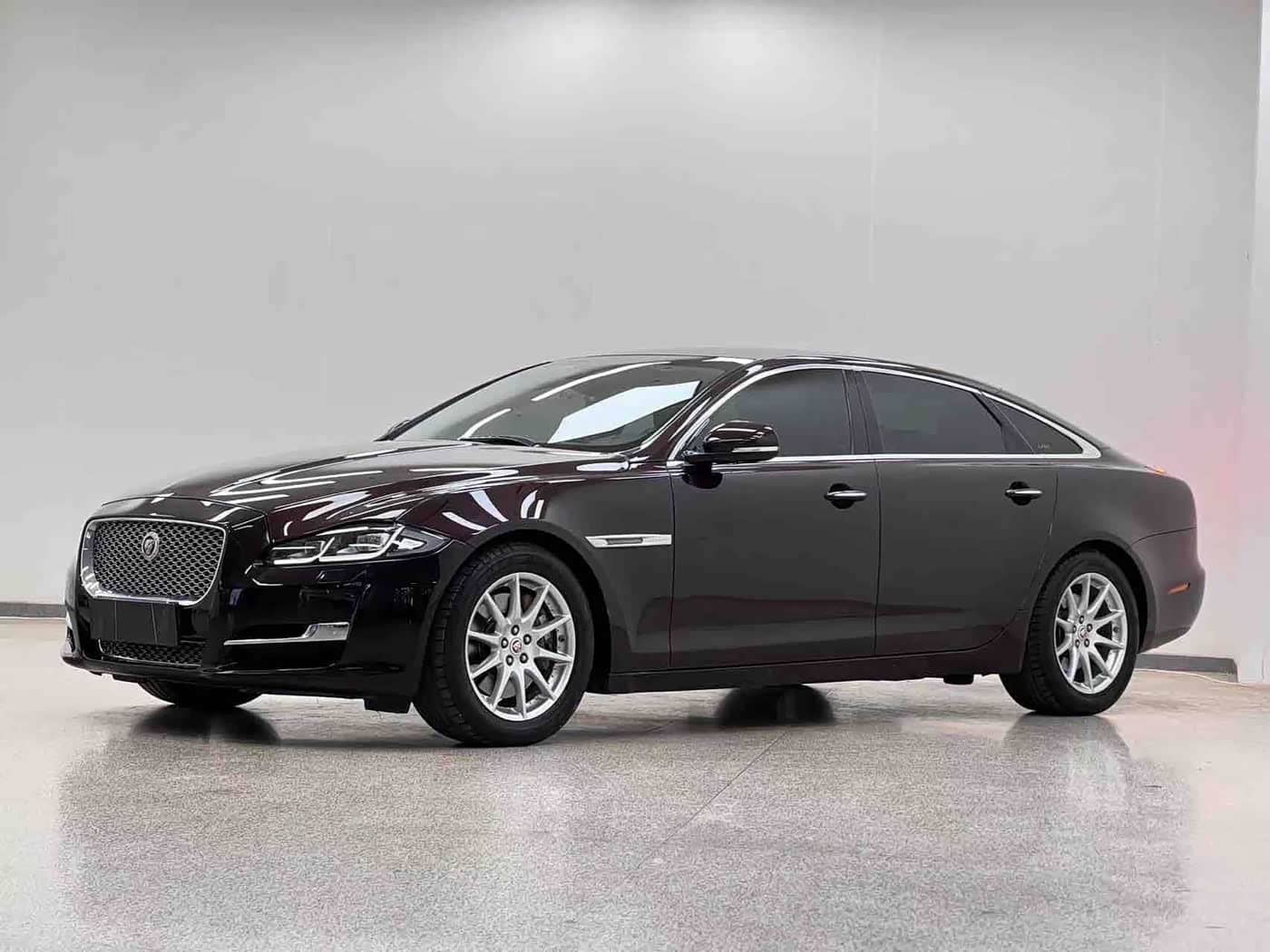 Jaguar XJ, 2016