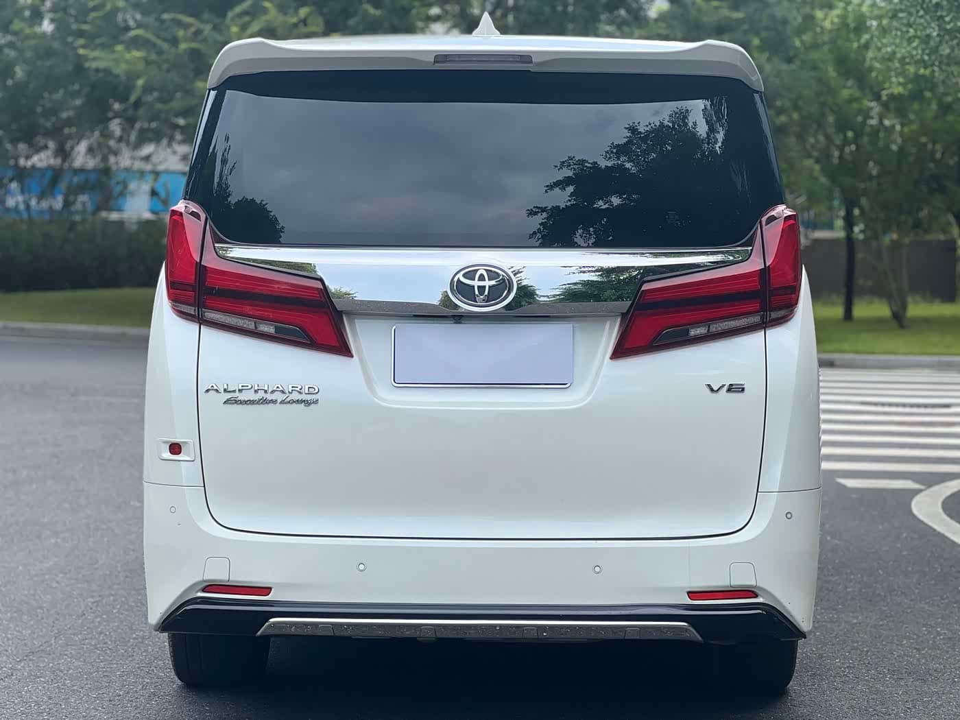 Toyota Alphard 2019 — Фото 16/18