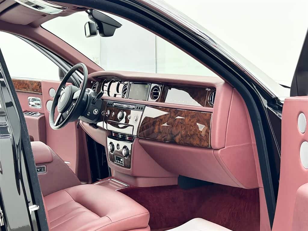 Rolls-Royce Phantom 2014 — Фото 9/20
