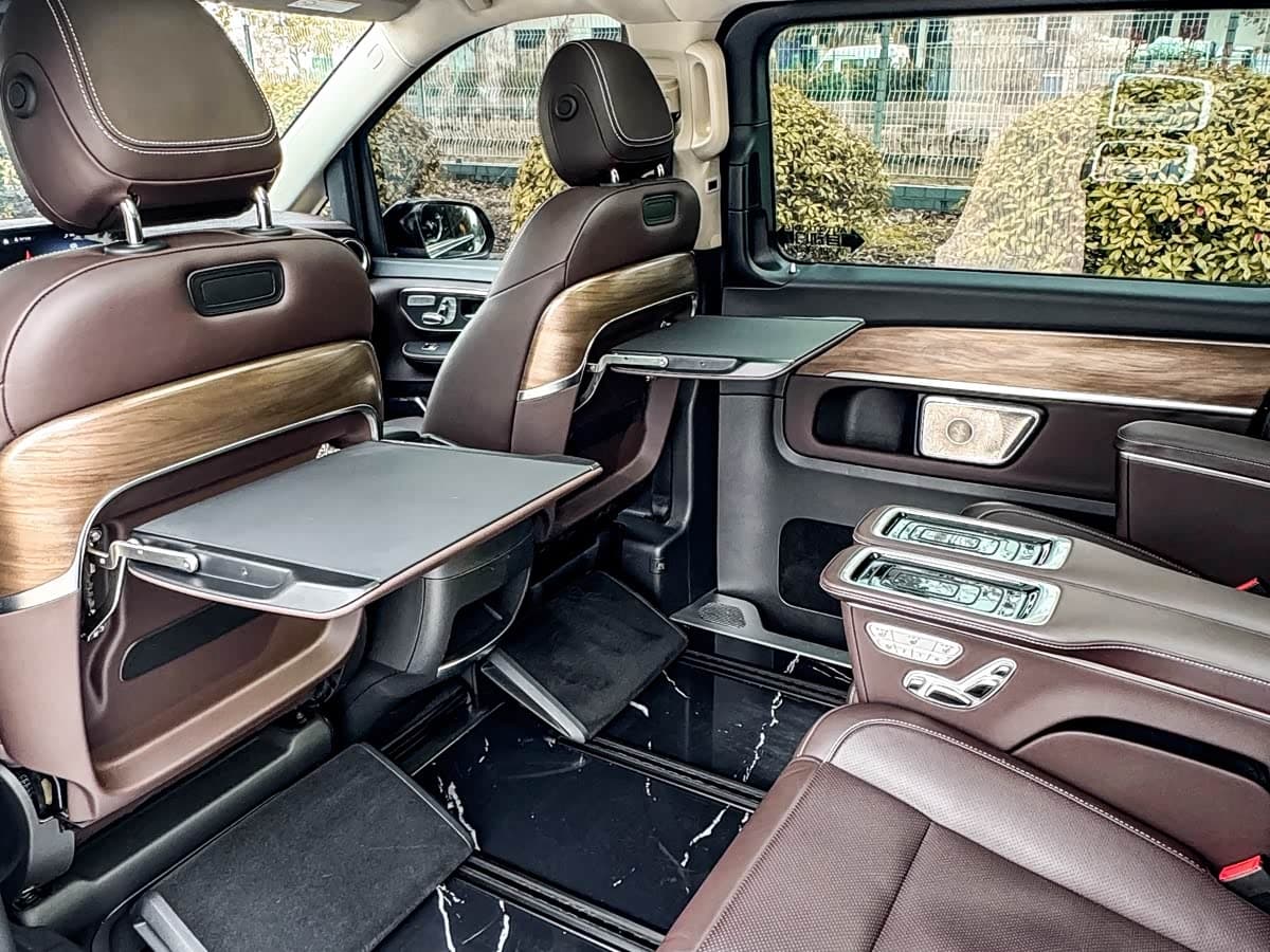 Mercedes-Benz V-Class 2024 — Фото 10/20