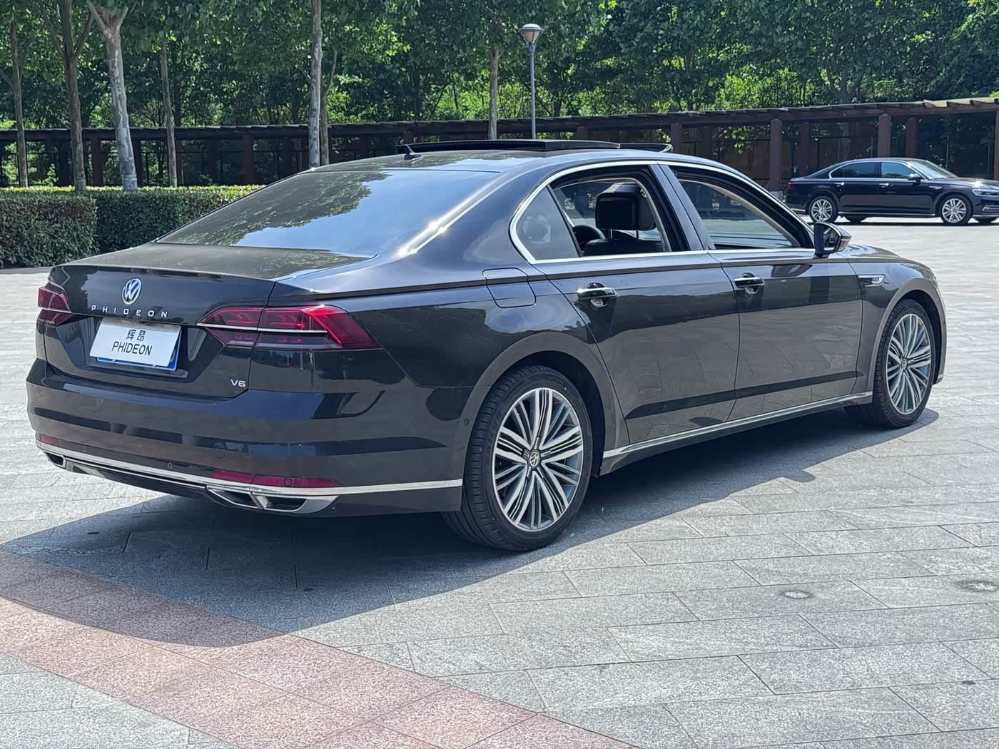 Volkswagen Phideon 2017 — Фото 6/9