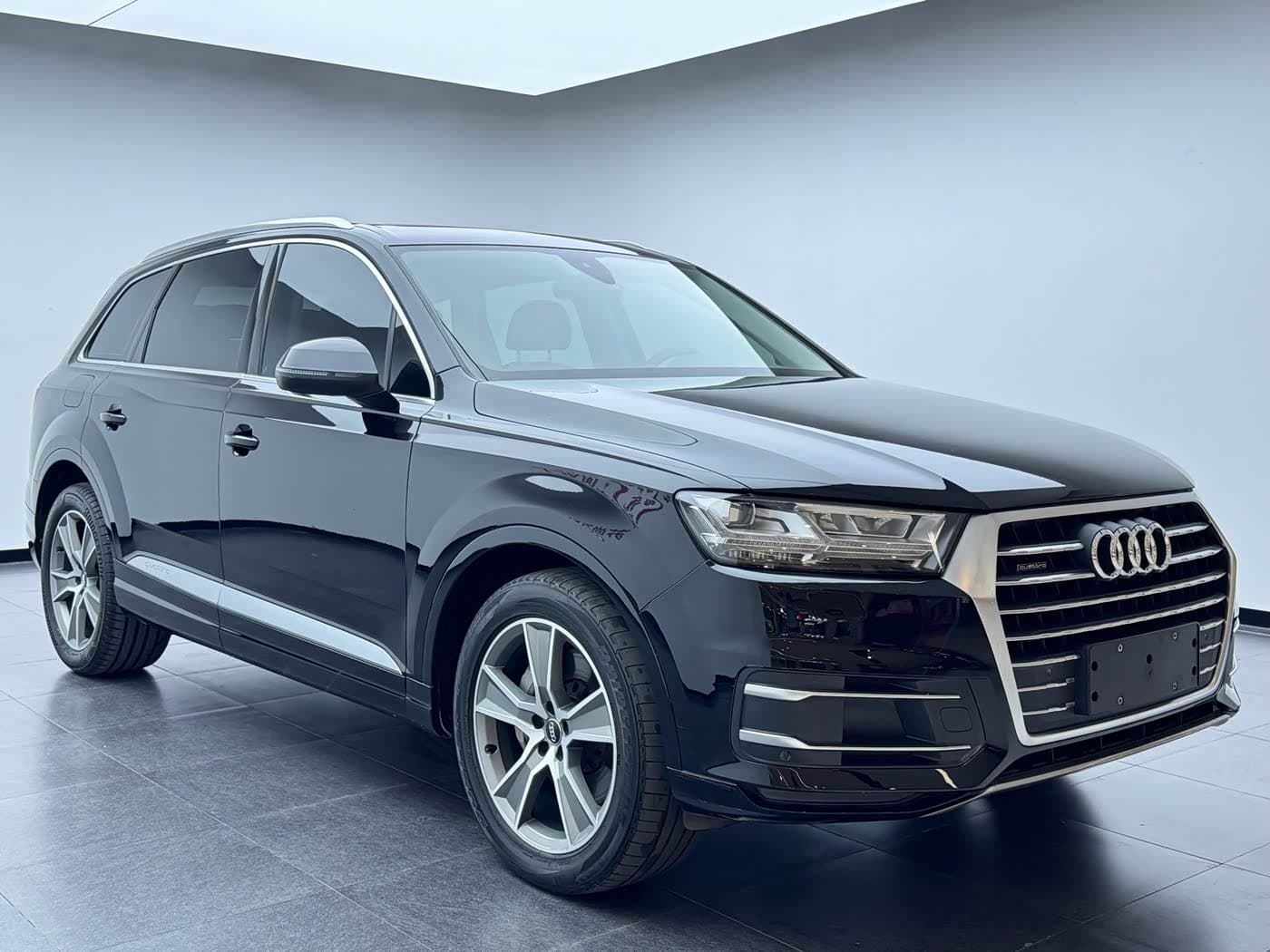 Audi Q7 2018 — Фото 3/18
