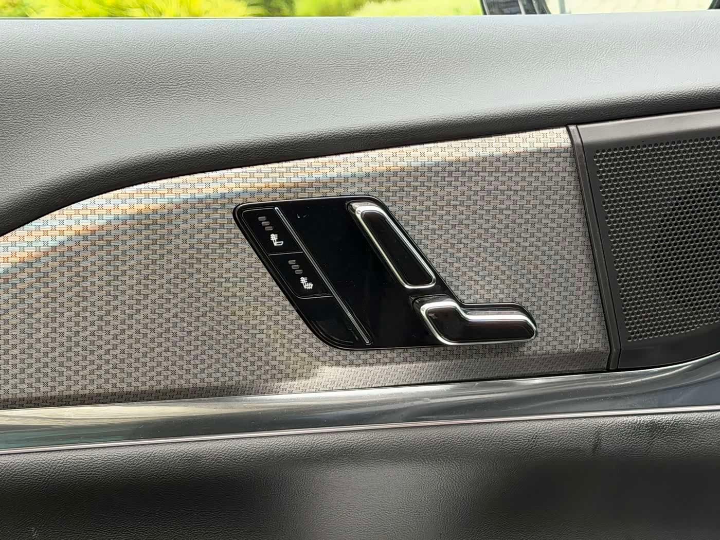 Cadillac XT5 2025 — Фото 16/20