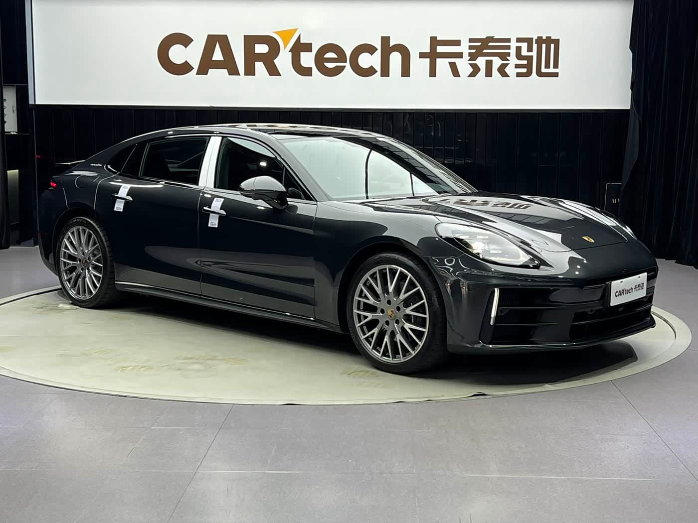 Porsche Panamera 2025 — Фото 2/14