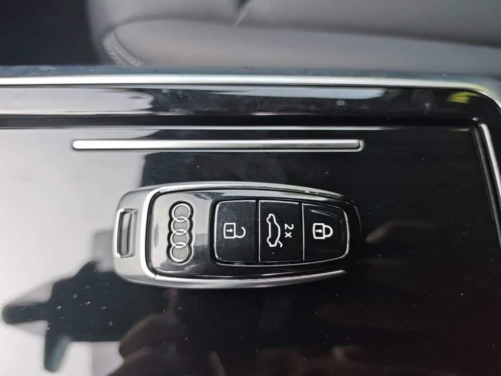 Audi Q7 2025 — Фото 9/20