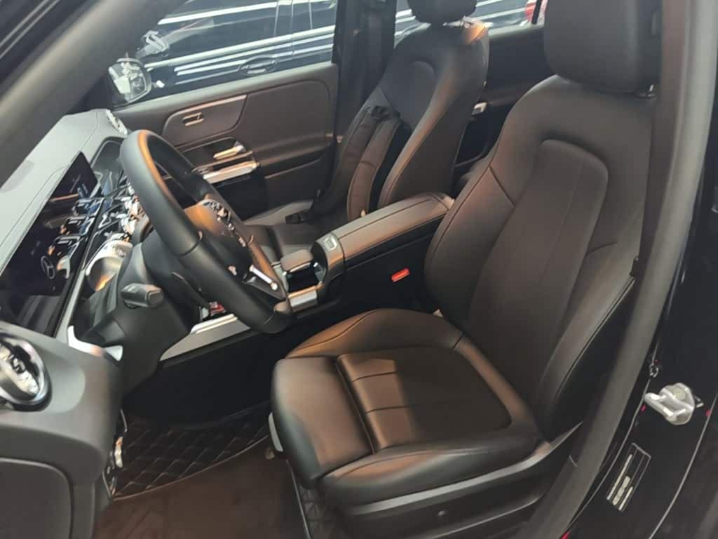 Mercedes-Benz GLB 2022 — Фото 15/20