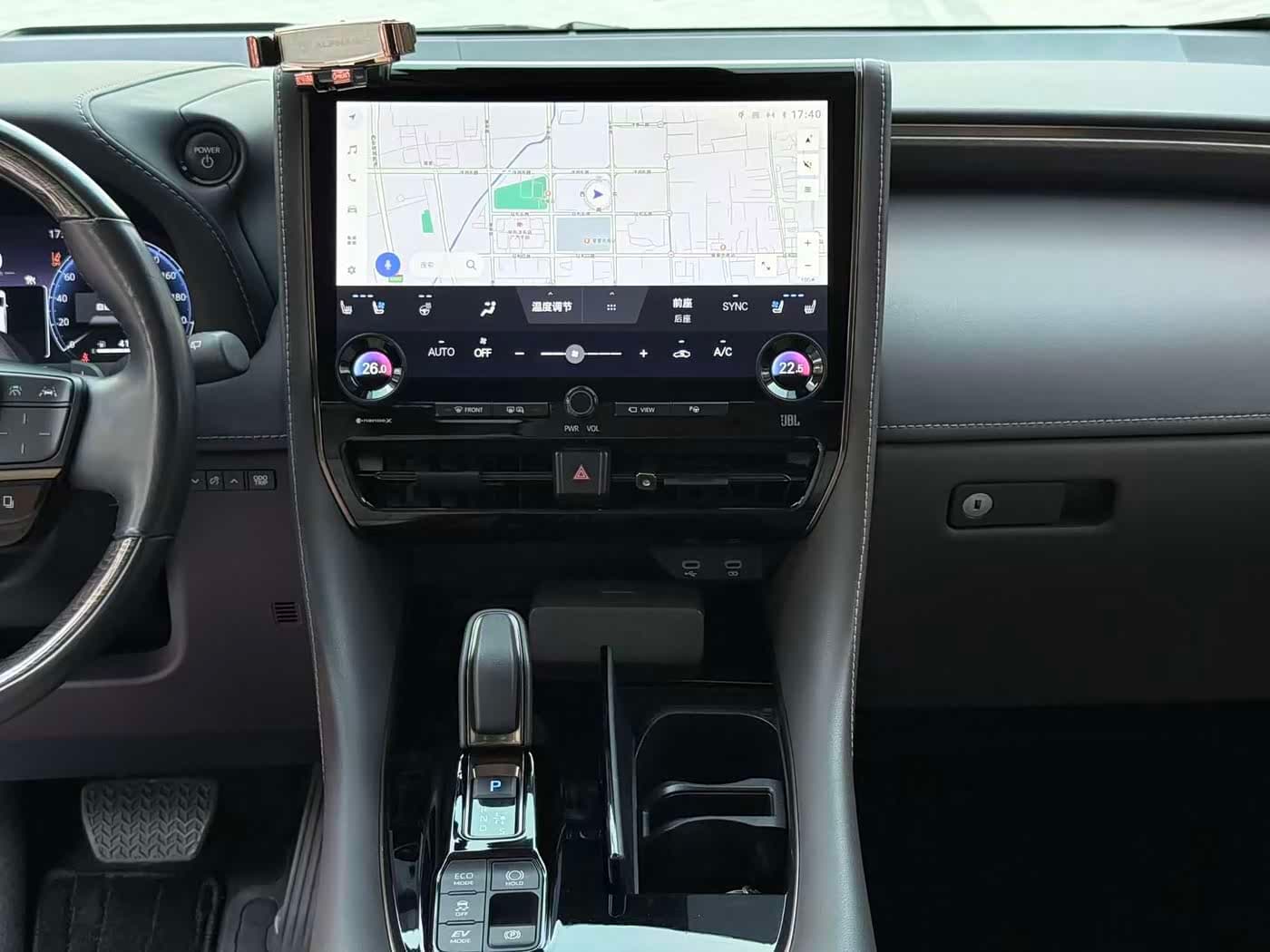 Toyota Alphard 2024 — Фото 8/15