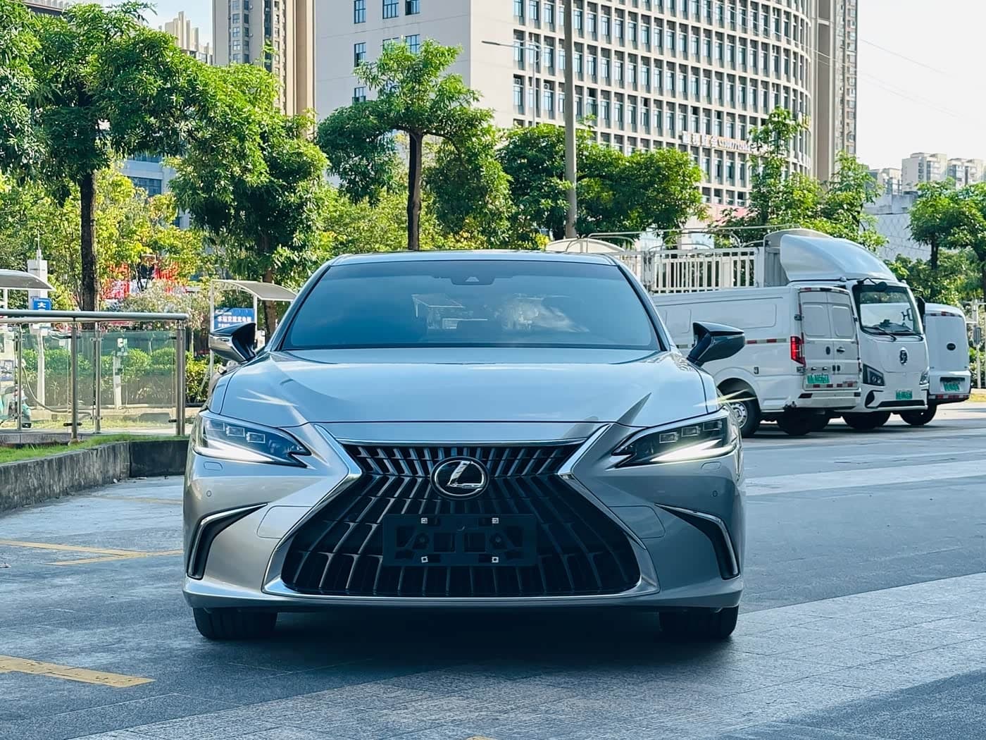Lexus ES 2024 — Фото 2/20