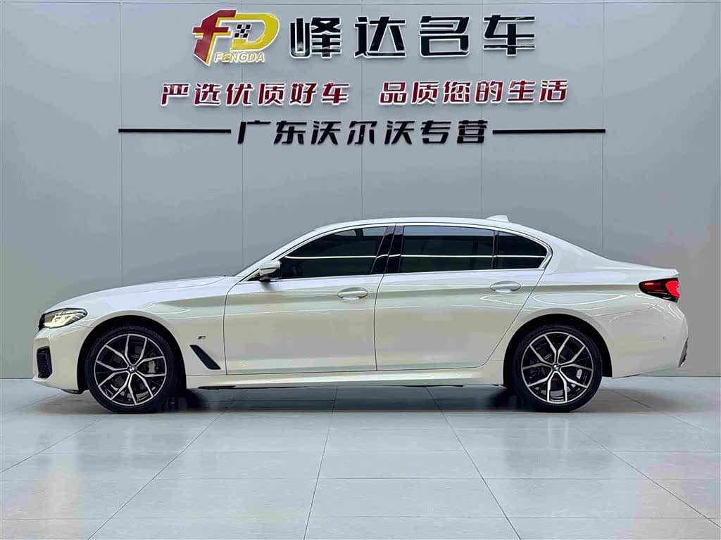 BMW 5 Series 2021 — Фото 2/17