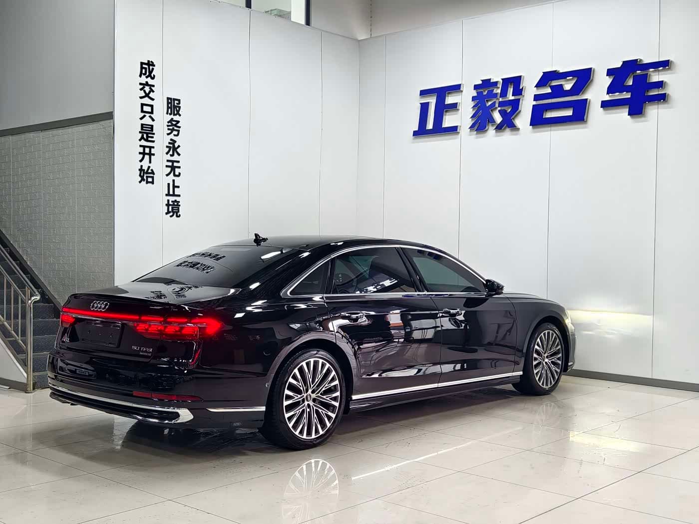Audi A8 2025 — Фото 10/10